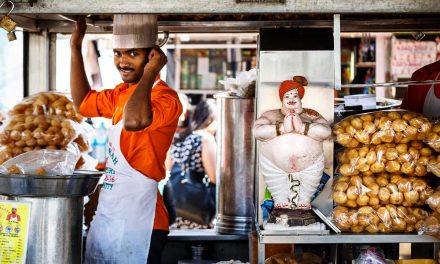 Foodstalls am Girgaum Chowpatty Beach / Mumbai